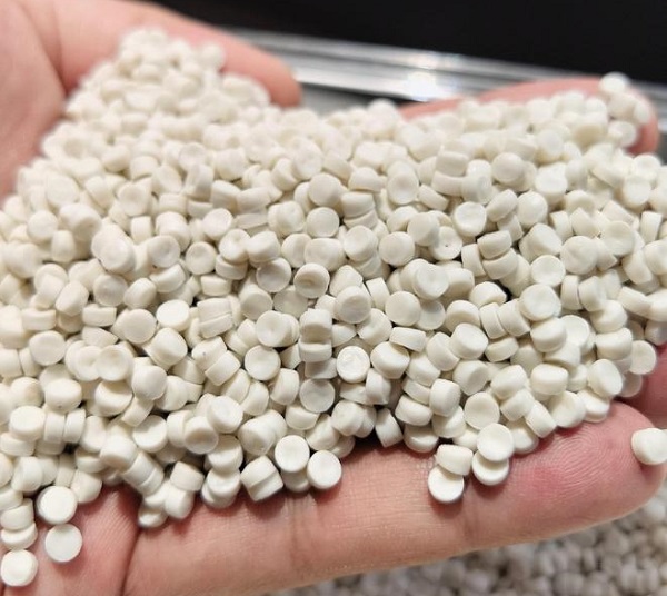 塑料泛黃有救嗎？揭秘造粒增白劑的真實(shí)效用